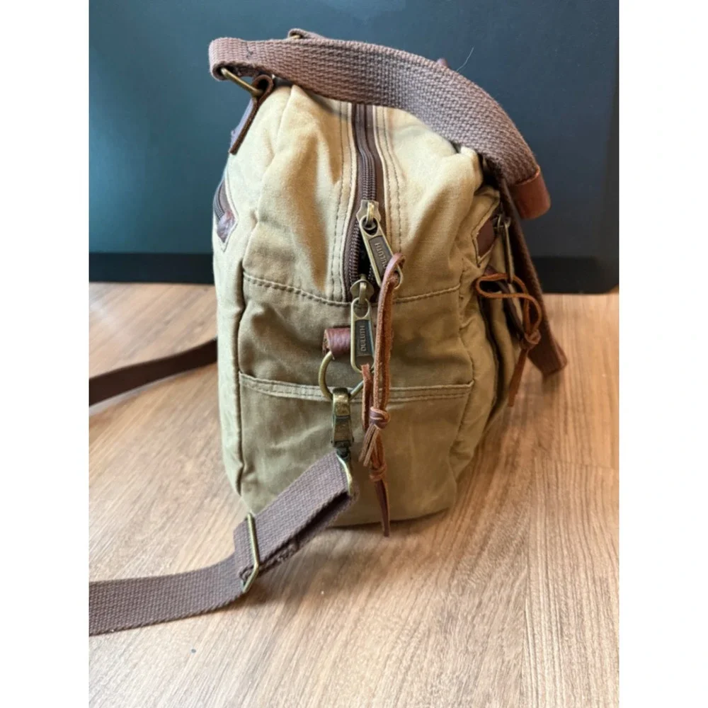 Duluth Trading Co Khaki Oilcloth Canvas Leather Trim Messenger Laptop Bag Field